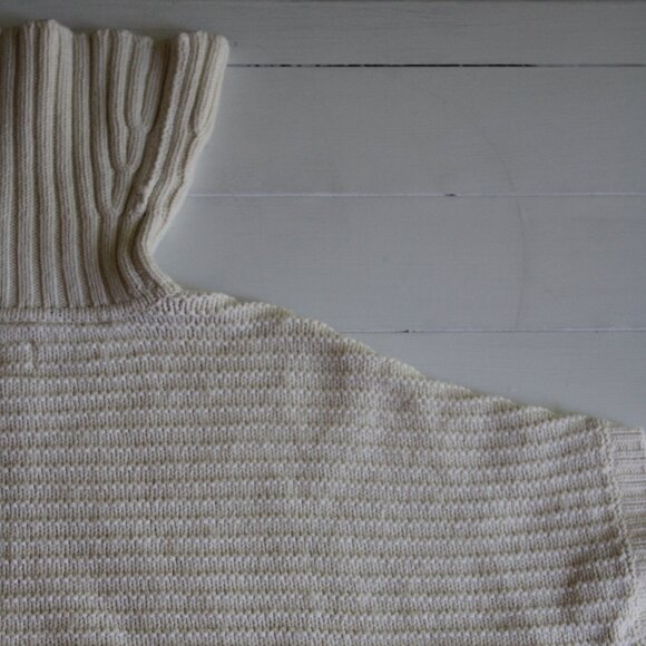 GAP Kids White Cable Knit Turtleneck Shawl - Picture 7 of 9